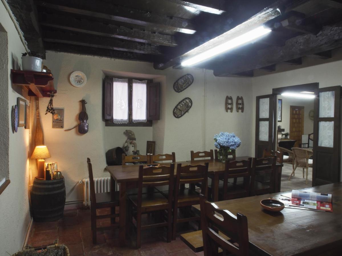 Casa De La Montana Albergue Turistico Avin Luaran gambar