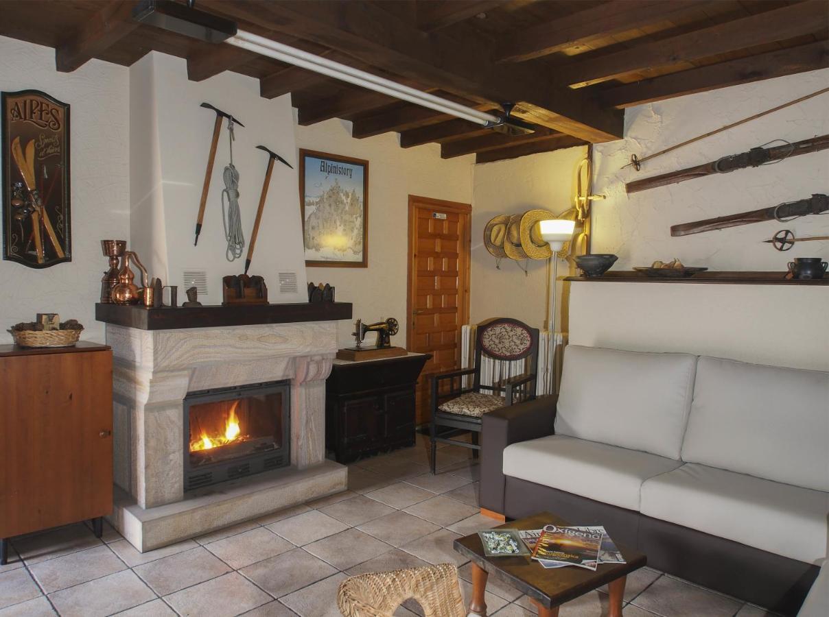 Casa De La Montana Albergue Turistico Avin Luaran gambar