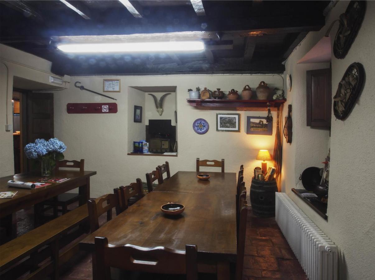Casa De La Montana Albergue Turistico Avin Luaran gambar